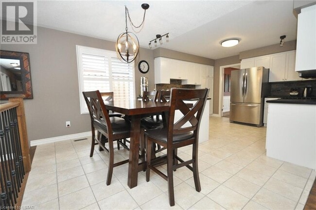 Building Photo - 111 Masonville Cres