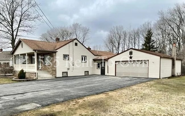 Building Photo - 7020 Laur Rd