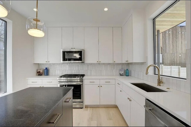 Foto del edificio - 2423 Wilson St