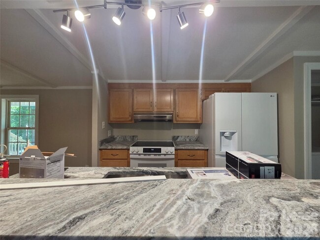Building Photo - 1361 Regal Oaks Ln