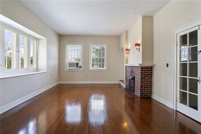 Building Photo - 2314 Wirth Pl