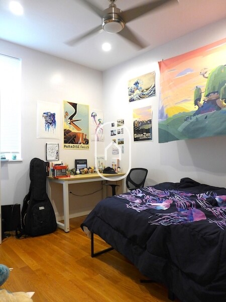Foto del edificio - 774 Parker St