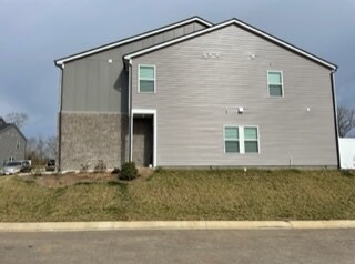 Side view of townhome unit - 866 Longleaf Ln