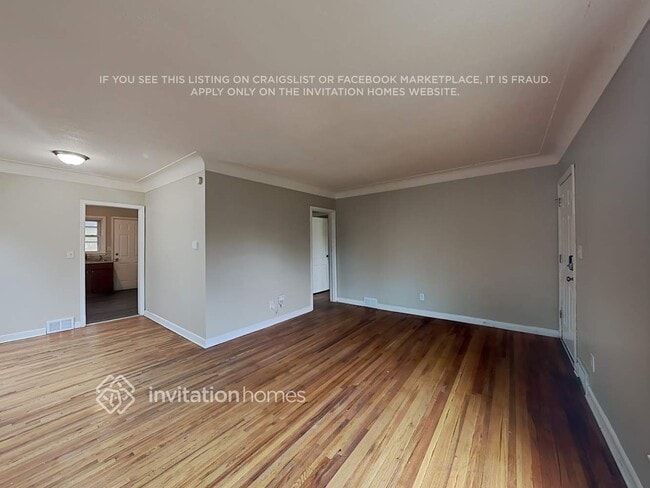 Building Photo - 5604 23rd Ave S