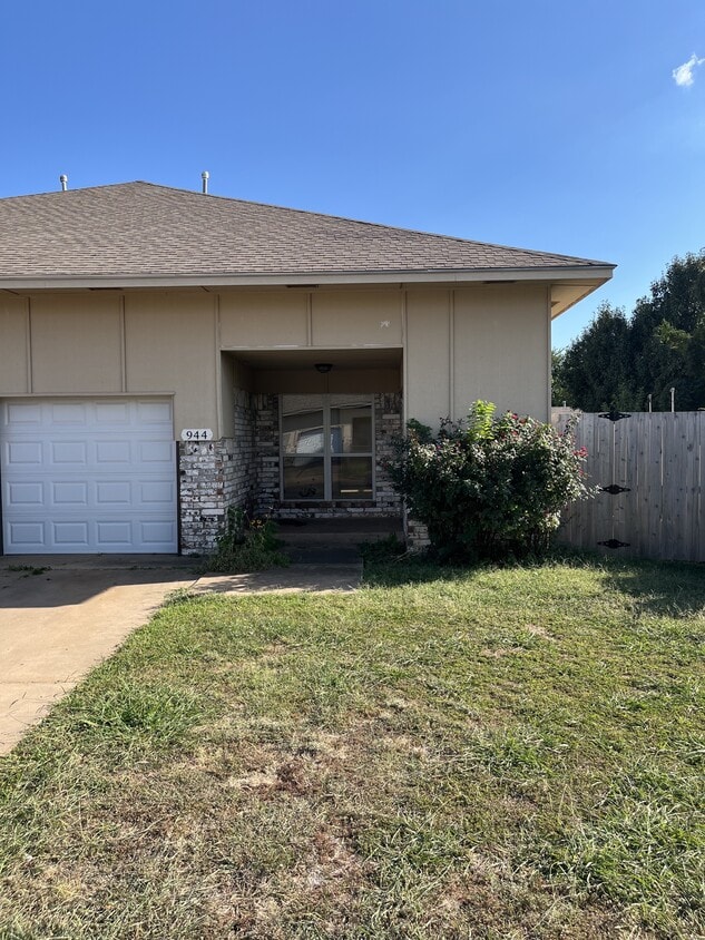 Foto principal - 944 SW 98th St