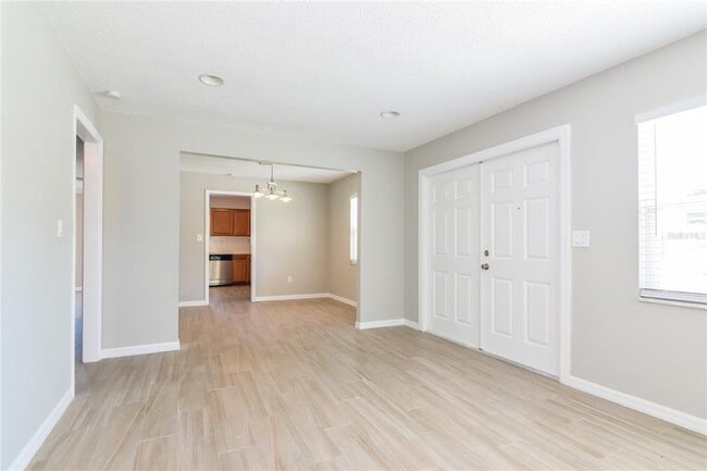 Building Photo - 2112 Sylvester Ct