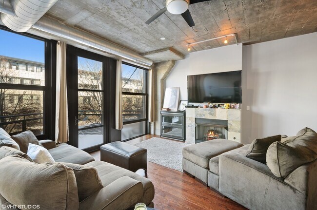 Foto del edificio - 1000 W 15th St