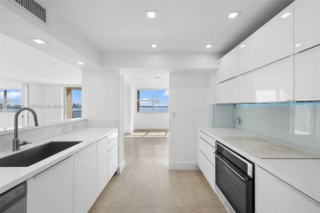 Photo - 1420 Brickell Bay Drive 1001A House