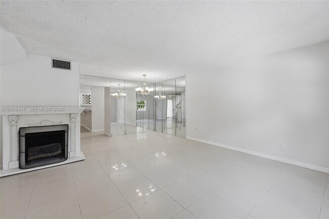 Building Photo - 6929 SW 38th St
