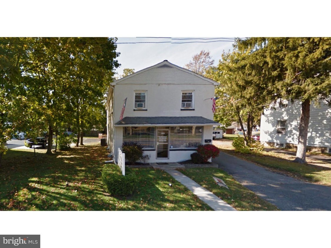 319 Delsea Dr, Clayton, NJ 08312 Room for Rent in Clayton, NJ