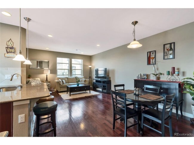 Building Photo - 513 S Vance Ct