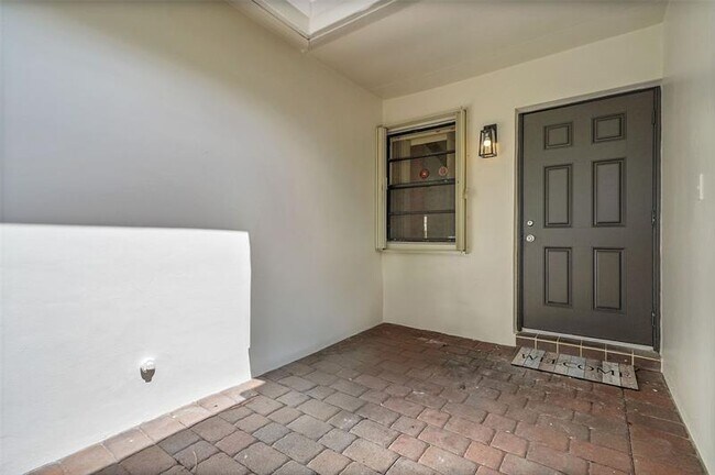 Foto del edificio - 5700 SW 120th Ave