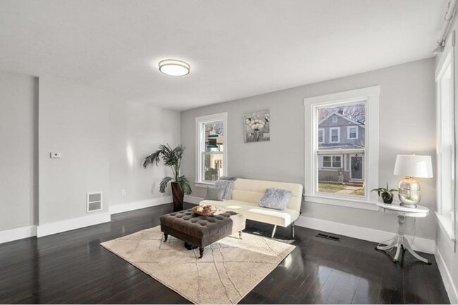 Building Photo - 41 Watch St