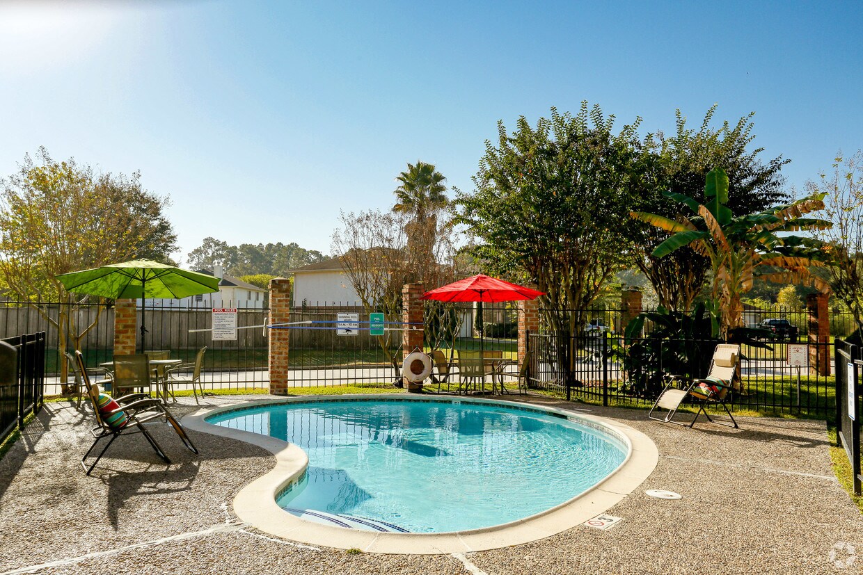 Woodcreek Village 3023 Woodcreek Ln Houston, TX Apartments for Rent