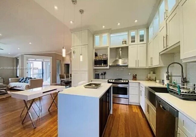 Building Photo - 5234 Europa Dr