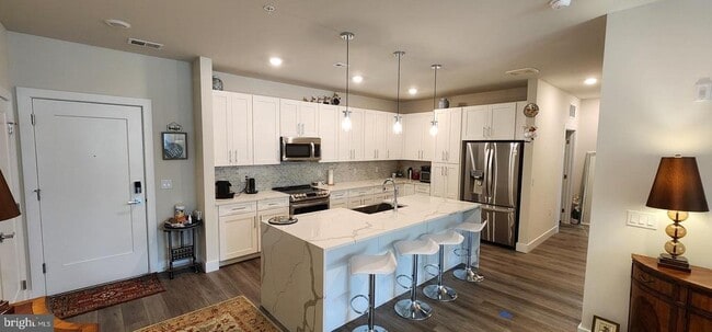 Foto del edificio - 1761 Old Meadow Rd