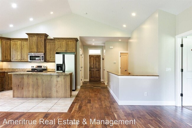 Building Photo - 4 br, 3 bath House - 123 Versailles Way