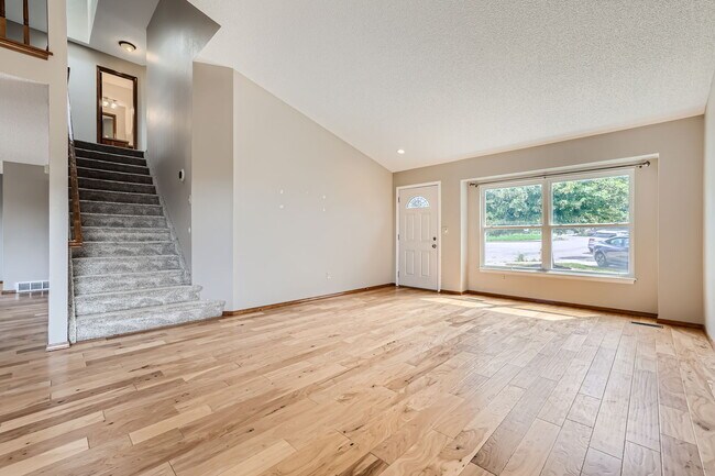 Foto del edificio - 7930 Bard Ct