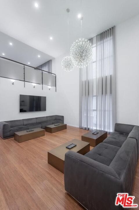 Foto del edificio - 7062 Hawthorn Ave