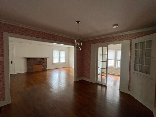 Foto del edificio - 1005 E Wylie St