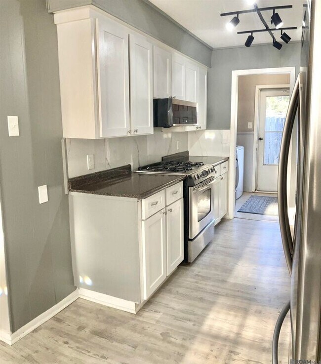 Foto del edificio - 23515 Marshall St