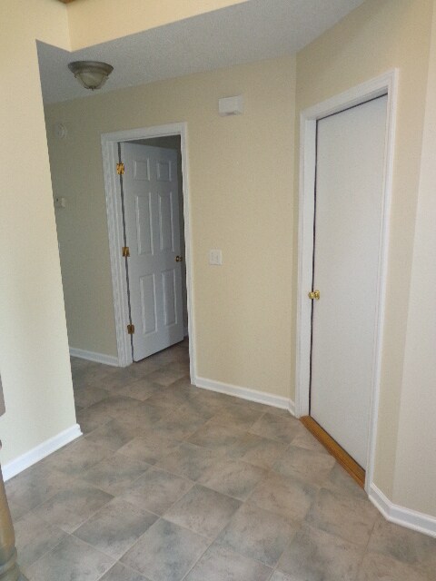 Foto del edificio - 212 Foxchase Ln