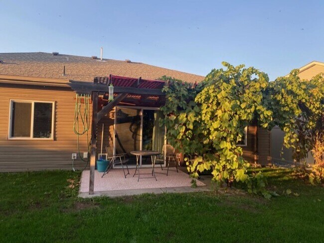 Foto del edificio - Liberty Lake Area-3 beds, 2baths Rancher Style House for rent Available NOW