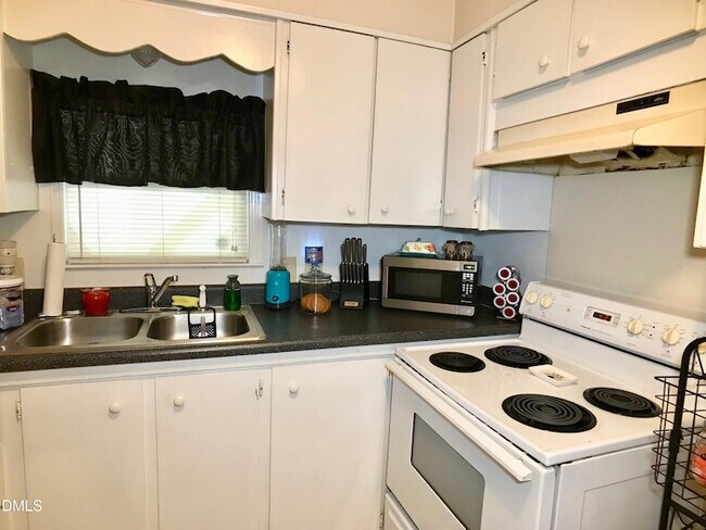 Foto del edificio - 133 Liberty Ln
