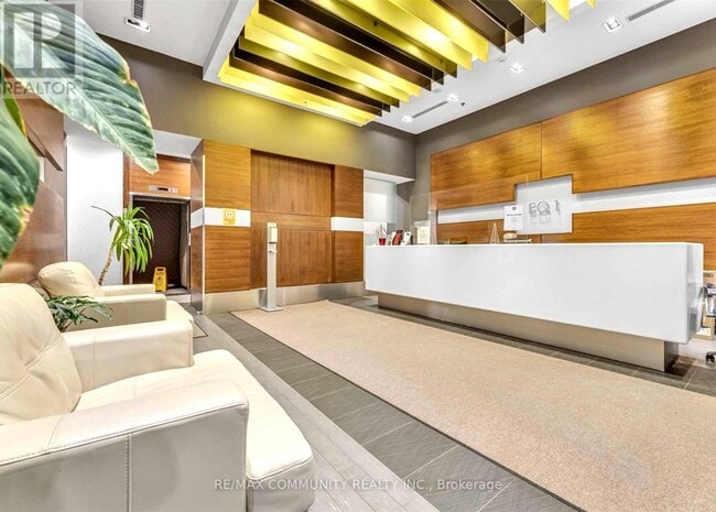 Building Photo - 70 Town Centre Court