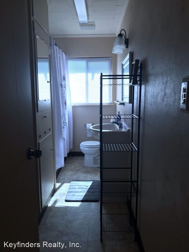 Building Photo - 2 br, 2 bath House - 610 St. Peters Alley