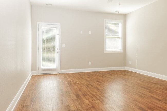 Building Photo - 1233 Catawba Way