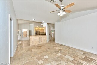 Building Photo - 488 Raven Way