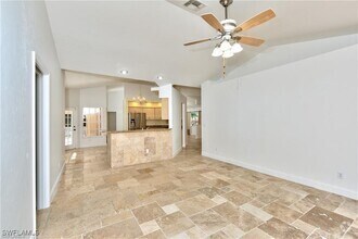 Building Photo - 488 Raven Way