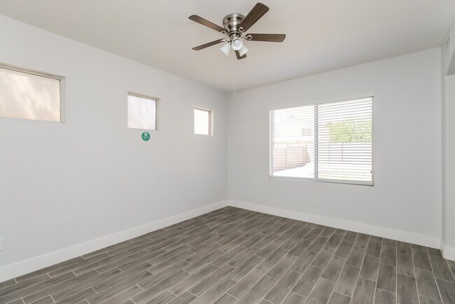 Foto del edificio - 2476 W Gypsum Ave
