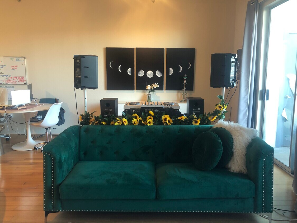 Living Room - 4601 N Lamar Blvd