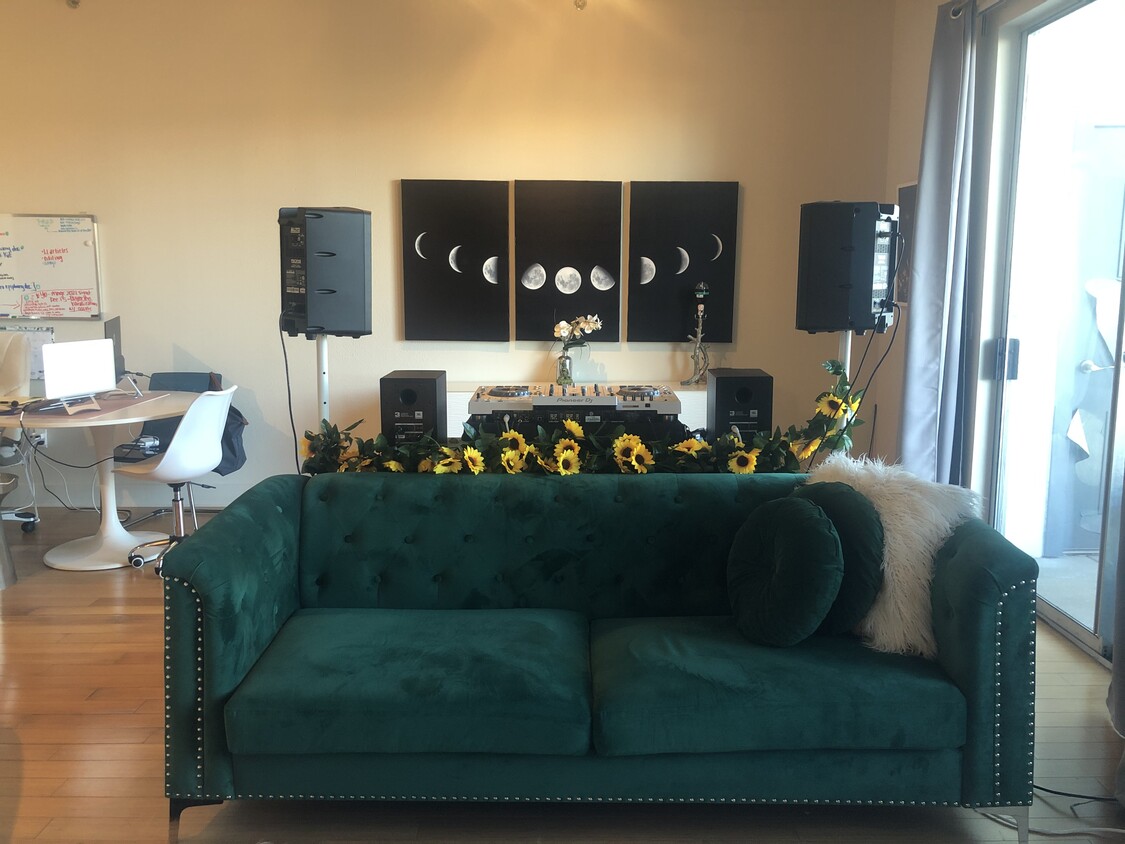 Living Room - 4601 N Lamar Blvd