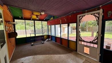 Building Photo - 318 Baletka Blvd