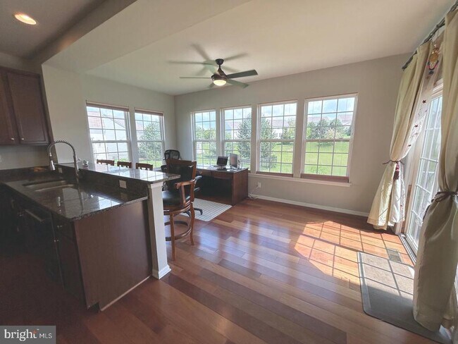 Foto del edificio - 724 N Haines Cir