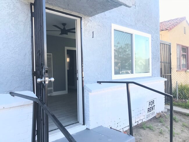 Building Photo - 1136 Hoffman Ave