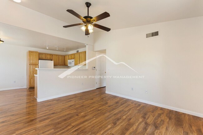 Foto del edificio - Spacious Condo with Central AC and Communi...