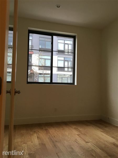 Building Photo - 141 Troutman St