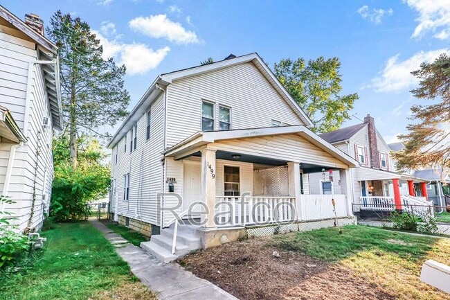 Building Photo - 1499 Briarwood Ave