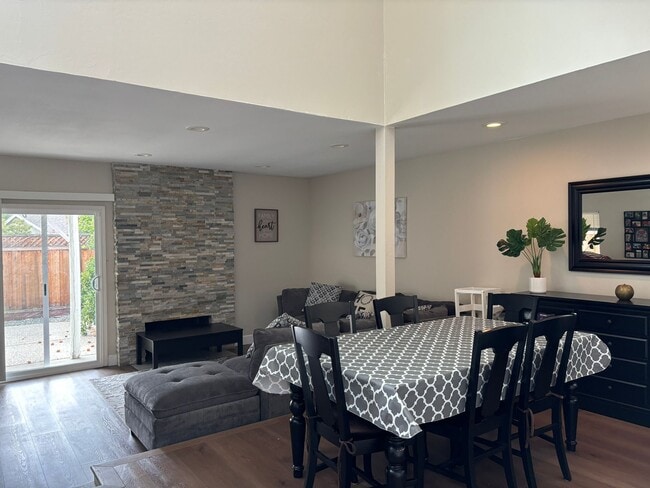 Building Photo - 6311 Benzo Dr