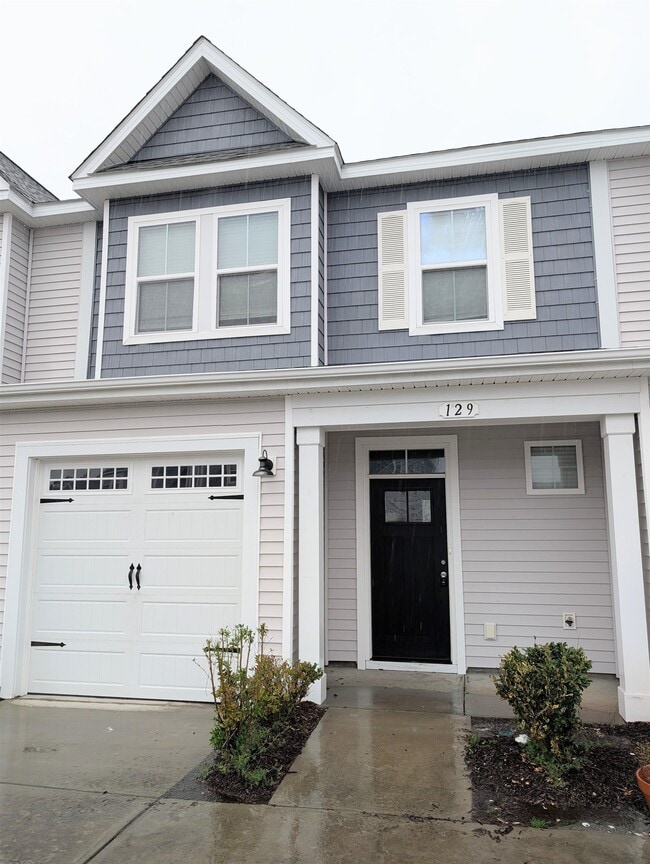 Building Photo - 129 Goldenrod Cir