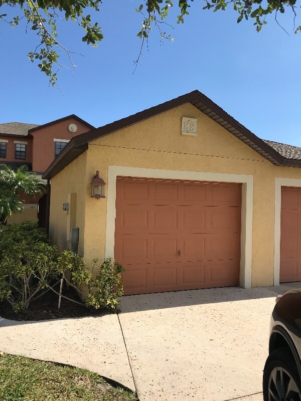 Building Photo - 890 Luminary Cir
