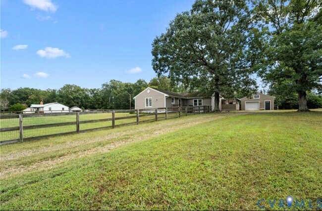 Foto del edificio - 2496 Red Lane Rd