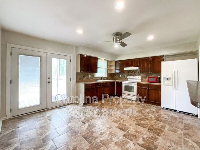 Foto del edificio - 2524 Kendrick Ave