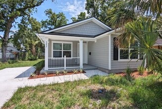 Building Photo - 1217 Swift St