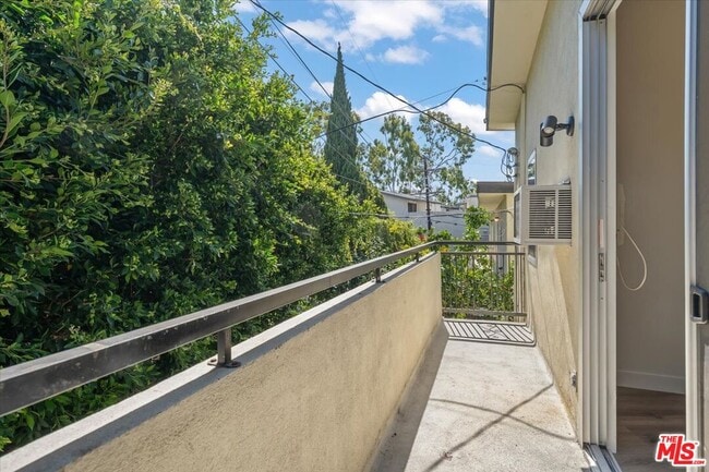 Foto del edificio - 10657 Holman Ave