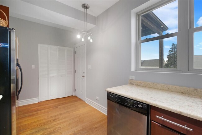 Foto del edificio - 1951 N Monticello Ave